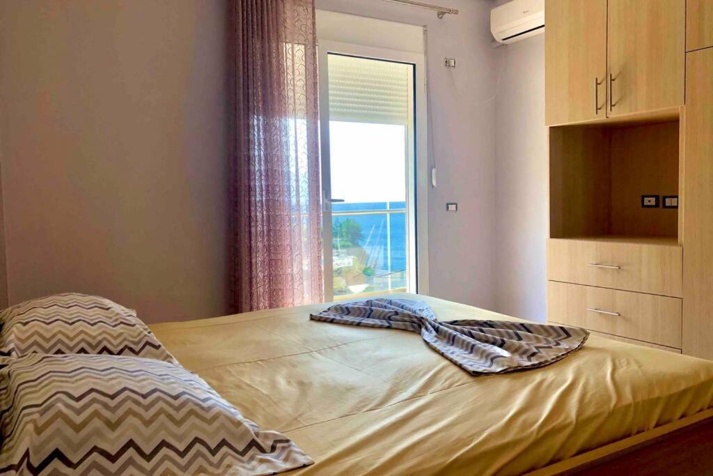Spectacular Seaview Apartment Vlore Luaran gambar