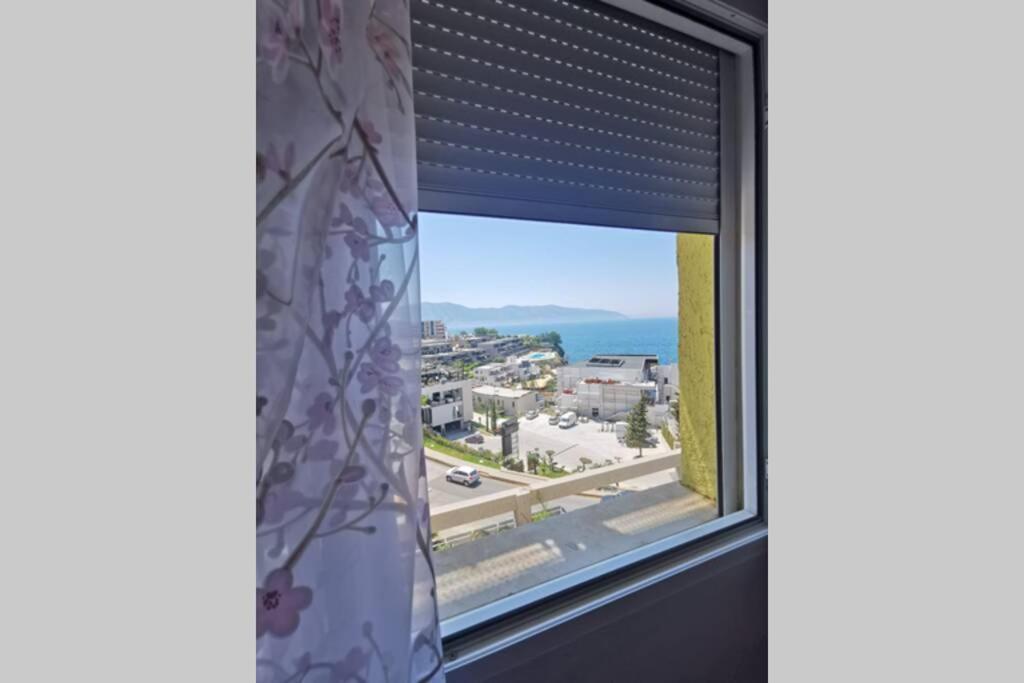 Spectacular Seaview Apartment Vlore Luaran gambar