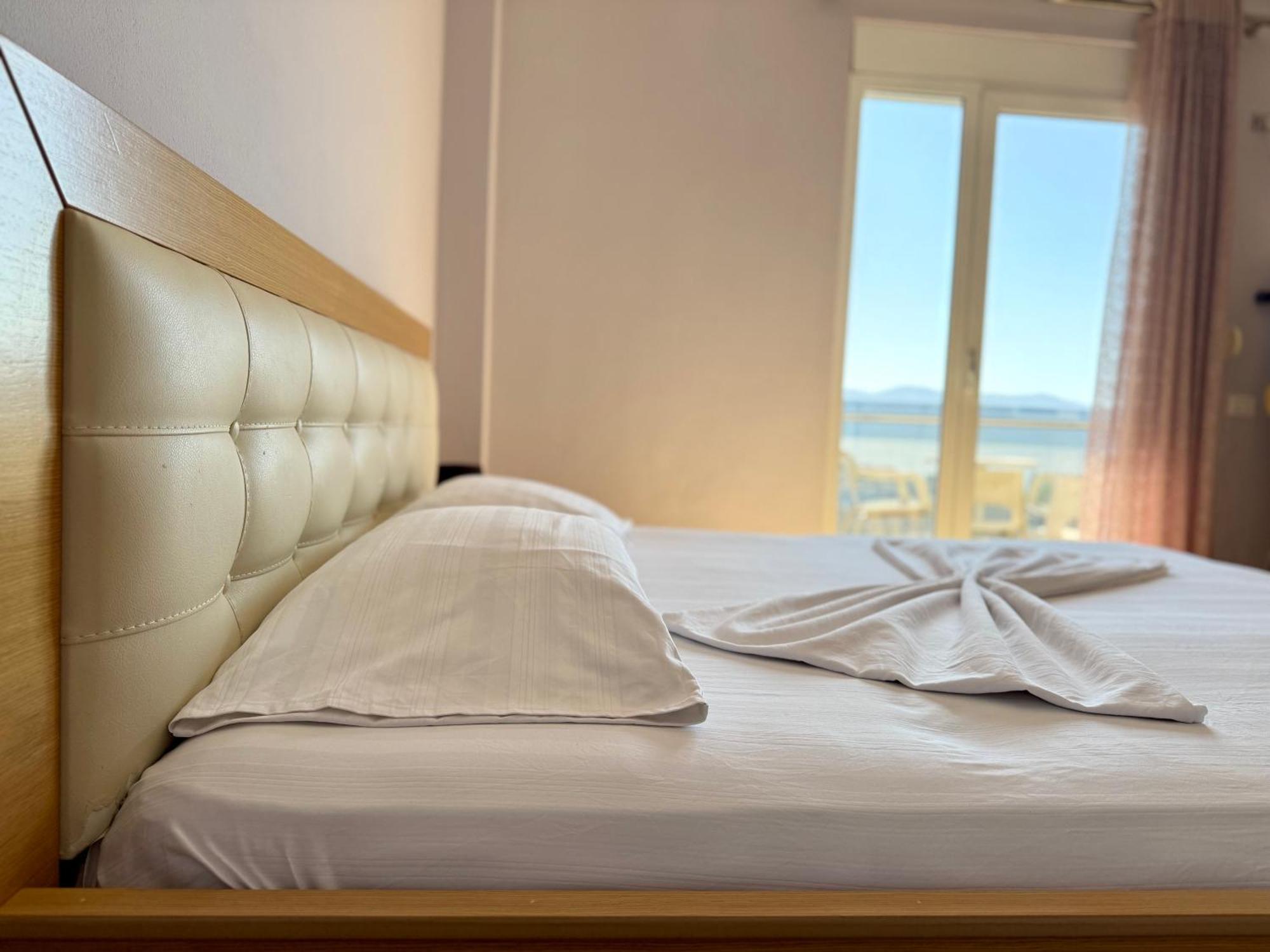 Spectacular Seaview Apartment Vlore Luaran gambar