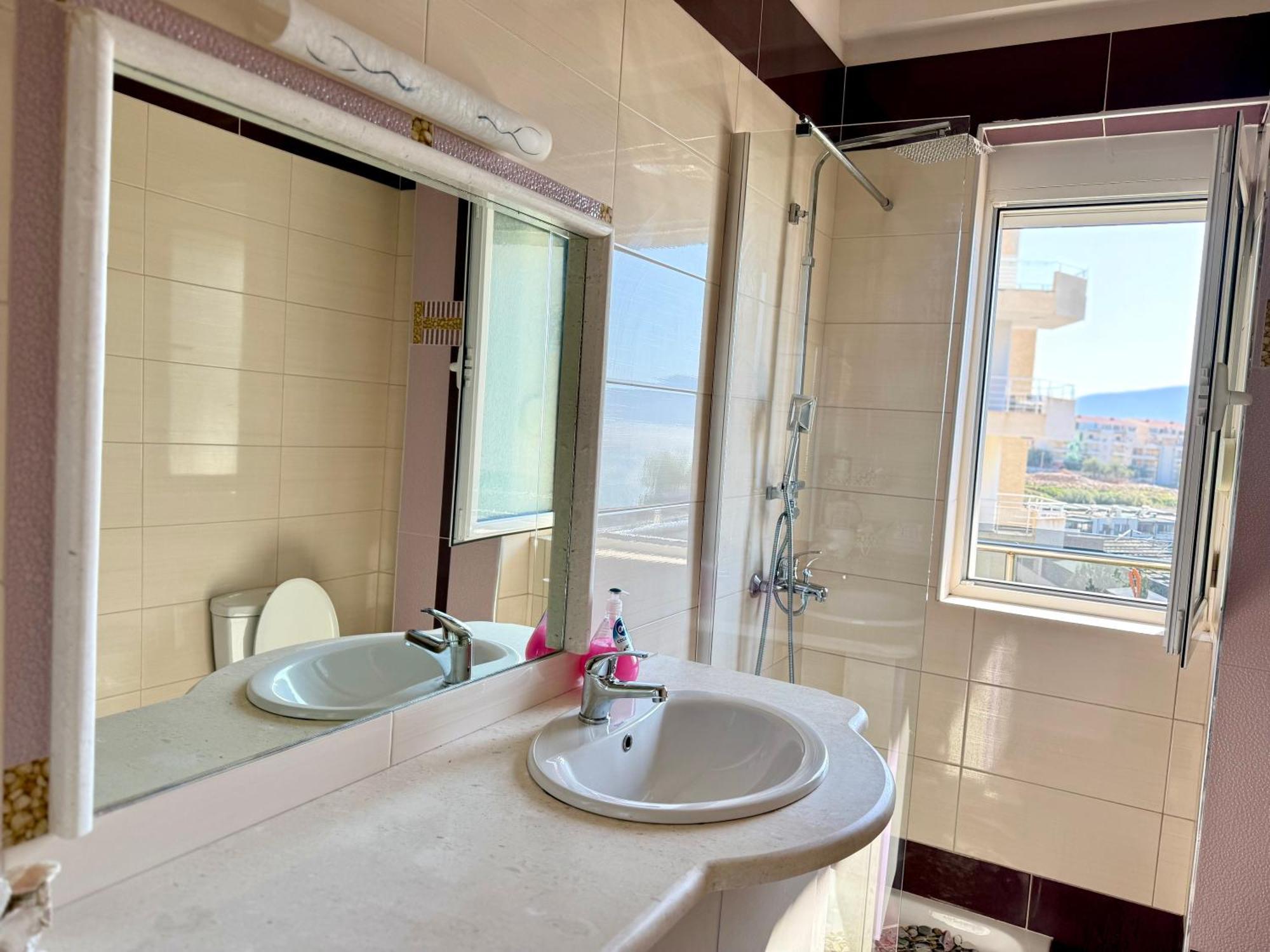 Spectacular Seaview Apartment Vlore Luaran gambar