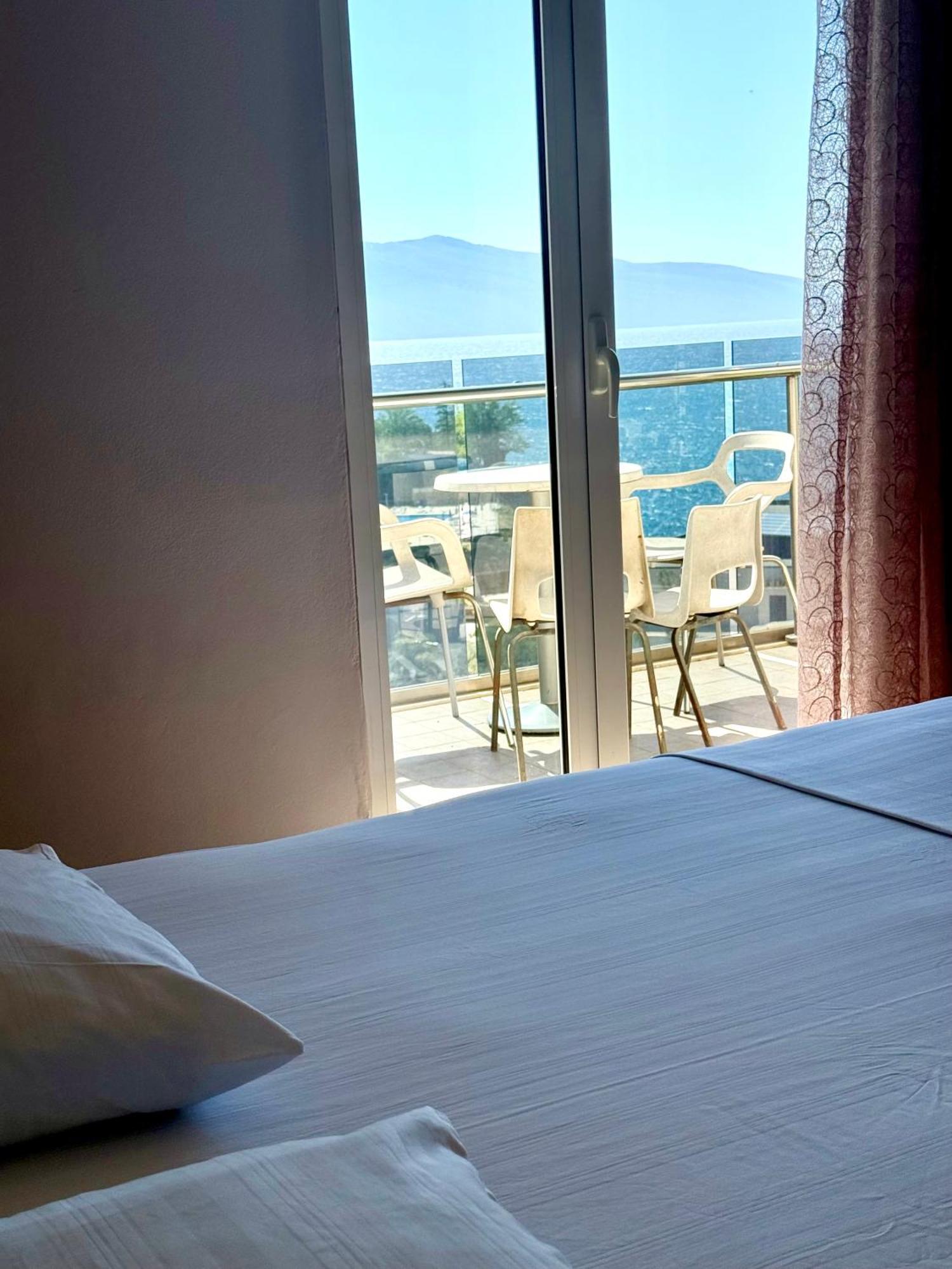 Spectacular Seaview Apartment Vlore Luaran gambar