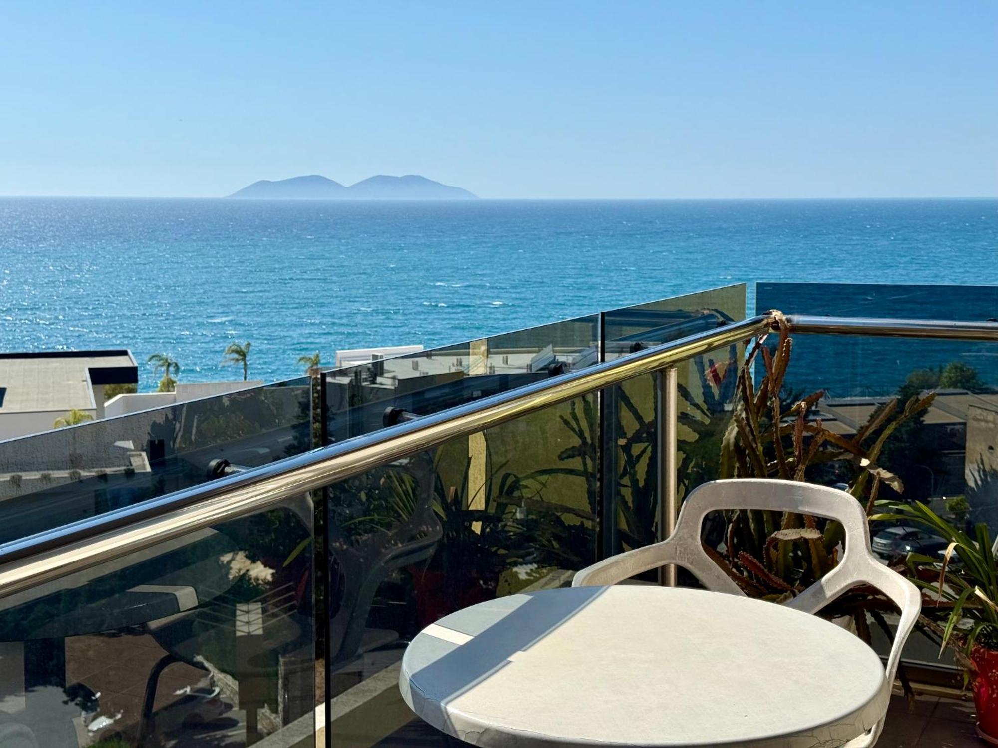 Spectacular Seaview Apartment Vlore Luaran gambar