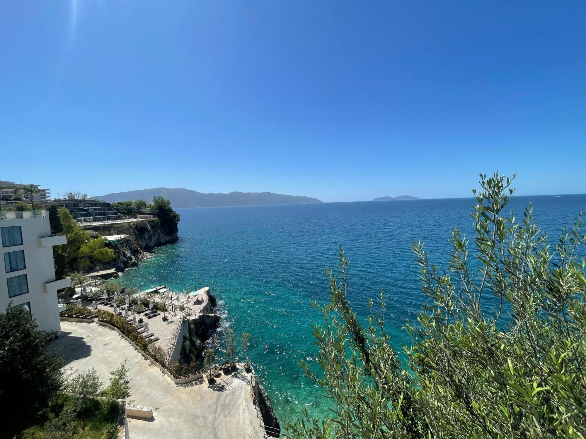 Spectacular Seaview Apartment Vlore Luaran gambar