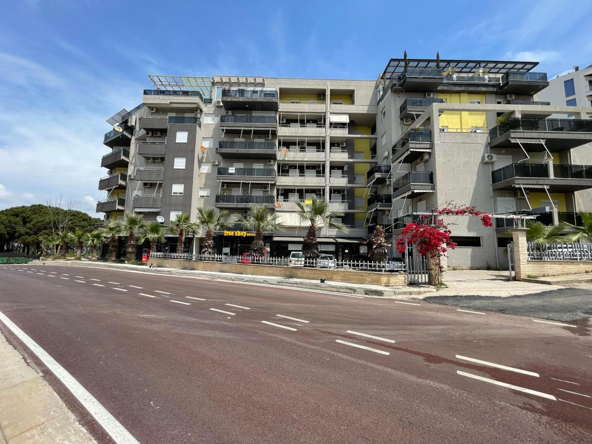 Spectacular Seaview Apartment Vlore Luaran gambar